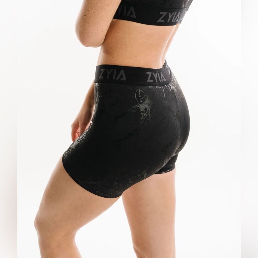 Zyia Black Banded Marble Hustle Shorts XS